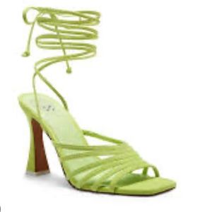Vince Camuto, green suede sandals tie up
BLACK FRIDAY DEALS CHECK OUT MY CLOSET